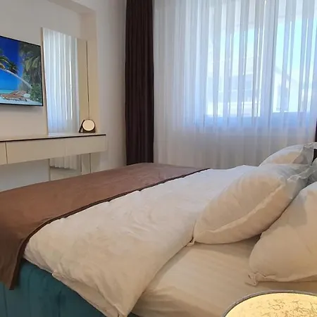 아파트 Beachfront Boutique Apartments Stefan Building Pools Beach Resort Năvodari